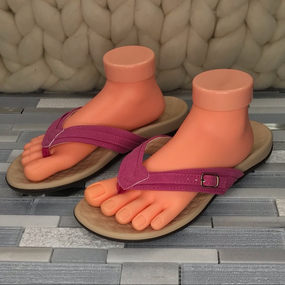 vionic buckle thong sandals